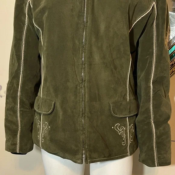 Vintage Bogner Olive Green Women's Ski Jacket with White Embroidery - Picture 9 of 16